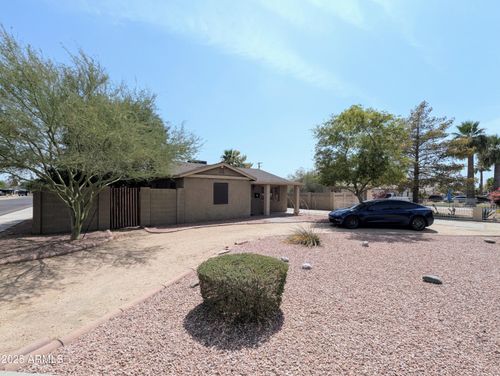 2443 E Earll Dr, Phoenix, AZ, 85016-7401 | Card Image