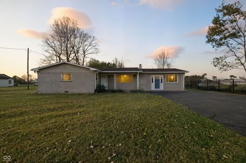 16122 Southeastern Pkwy, Fortville, IN, 46040-8802 | Card Image