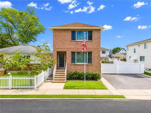 240 Atlantic Avenue, Staten Island, NY, 10305 | Card Image