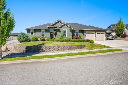 3516 Dianna Way, Wenatchee, WA, 98801-9142 | Card Image