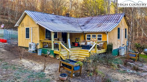 325 Sawyers Rd, Warrensville, NC, 28693-9272 | Card Image