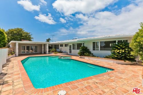 4821 W 63rd Street, Los Angeles, CA, 90056 | Card Image