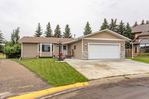5014 60 Street Close, Lacombe, AB, T4L1M3 | Card Image
