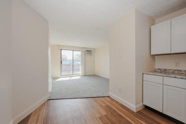 APT-2H - 29 Old Hackett Hill Rd, Condo with 2 bedrooms, 1 bathrooms and null parking in Manchester NH | Image 5