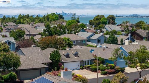 135 Avington Rd, Alameda, CA, 94502-6431 | Card Image