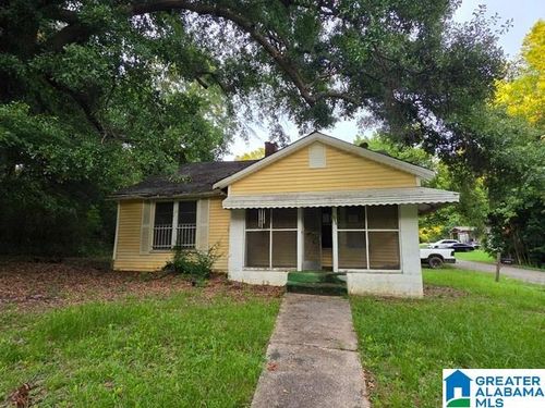135 Vassar Cir, Montevallo, AL, 35115-7709 | Card Image