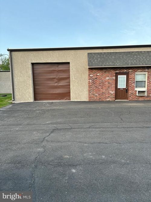 1826 Mearns Rd, WARMINSTER, PA, 18974-1195 | Card Image