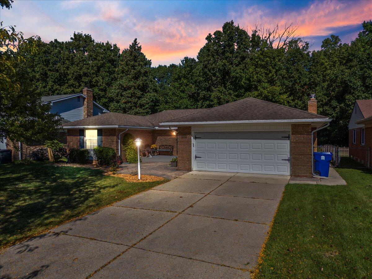 Leeann Ln, Canton, MI 48187