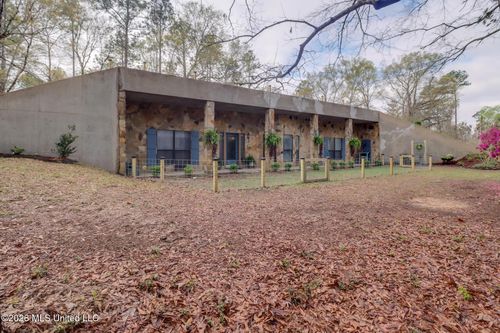 65 Gartman Rd, Perkinston, MS, 39573-5242 | Card Image