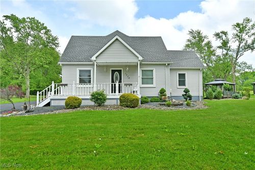 1735 Pleasant Valley Rd, Girard, OH, 44420-1262 | Card Image