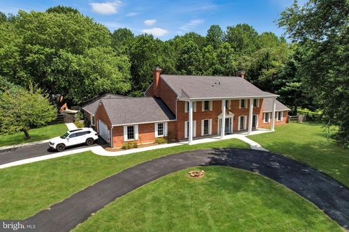 111 Honeysuckle Ln, OWINGS, MD, 20736-3430 | Card Image