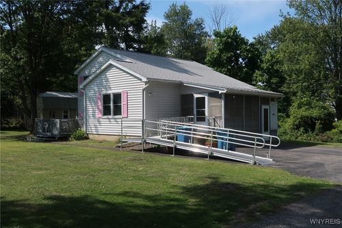 675 Sandy Ave, Angola, NY, 14006-8844 | Card Image