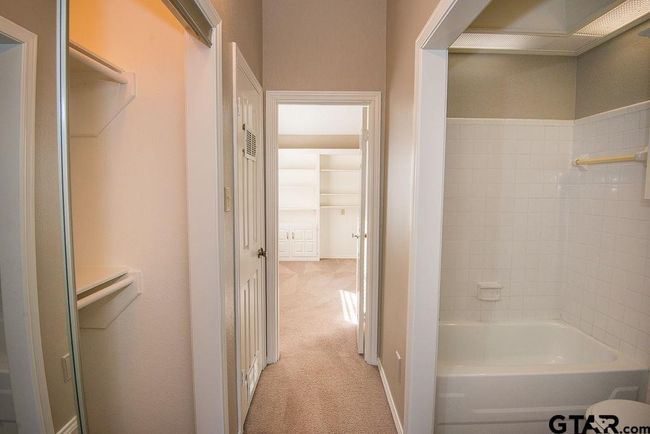 5907 Hollytree Dr, Townhouse with 2 bedrooms, 2 bathrooms and null parking in Tyler TX | Image 29
