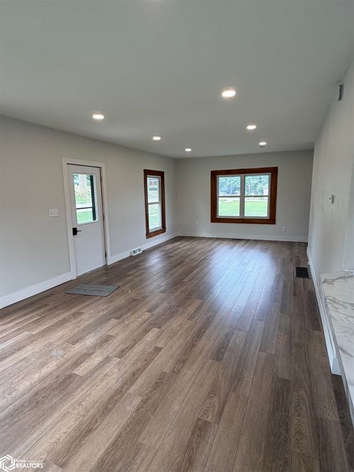 587 8th Ave, Manilla, IA, 51454-7763 | Card Image