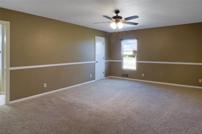 Primary Bedroom | Image 17