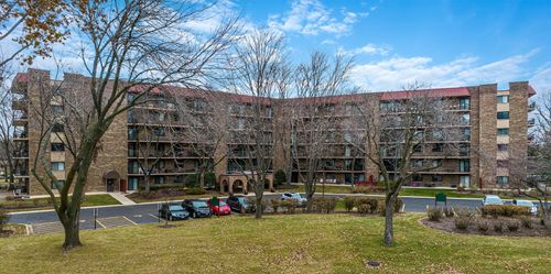 unit-610-35 S Baybrook Dr, Palatine, IL, 60074-6837 | Card Image