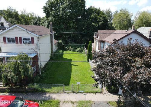 42 W Hollenback Ave, Wilkes Barre, PA, 18702-2610 | Card Image