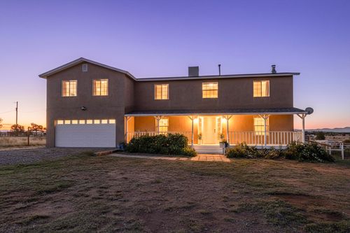 28 V Hill Rd, Edgewood, NM, 87015-6616 | Card Image