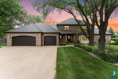 904 W Chicory Ln, Sioux Falls, SD, 57108-2810 | Card Image