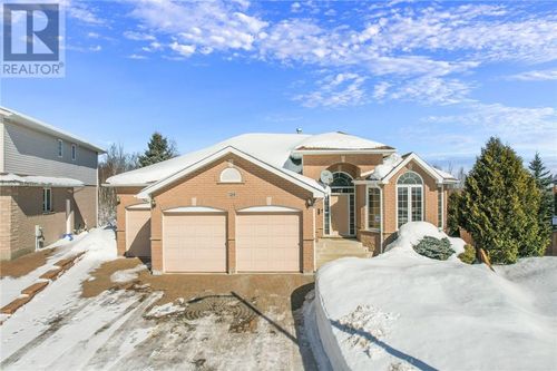 128 Gardenvale Crt, Sudbury, ON, P3A5X1 | Card Image