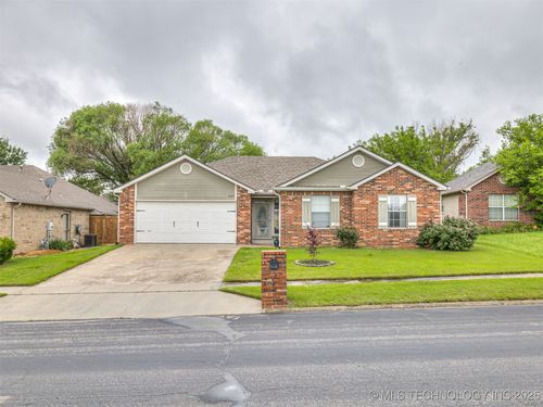 1105 Marina Dr, Oologah, OK, 74053-3284 | Card Image
