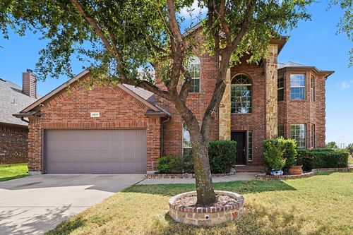 10041 Red Bluff Ln, Fort Worth, TX, 76177-7402 | Card Image