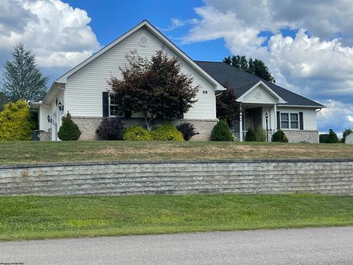 10 Jarrett Dr, Buckhannon, WV, 26201-8917 | Card Image