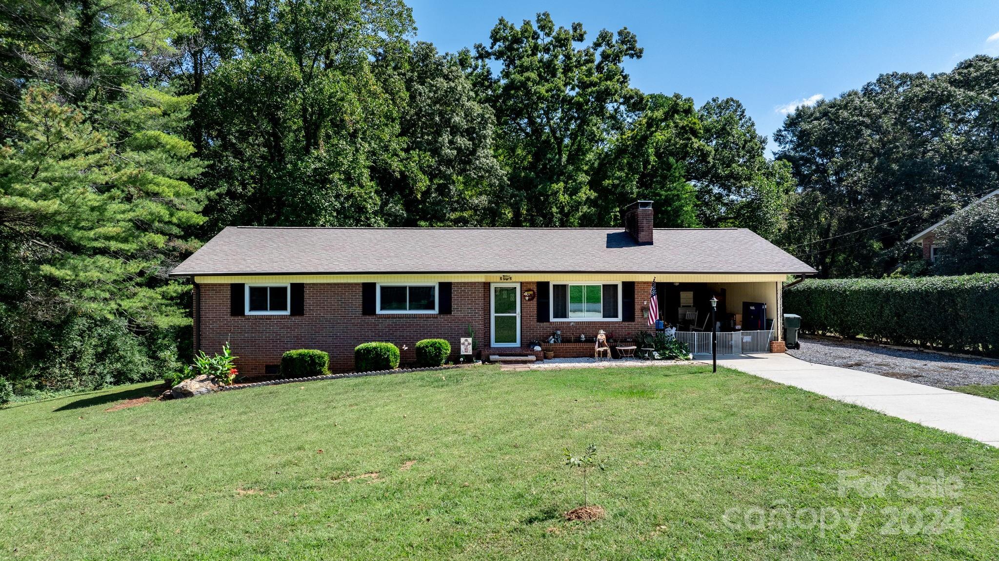 13th Street Dr, Hickory, NC 28601