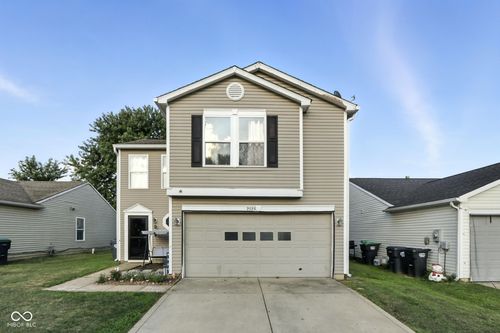 2525 Summerwood Ln, Greenwood, IN, 46143-7356 | Card Image