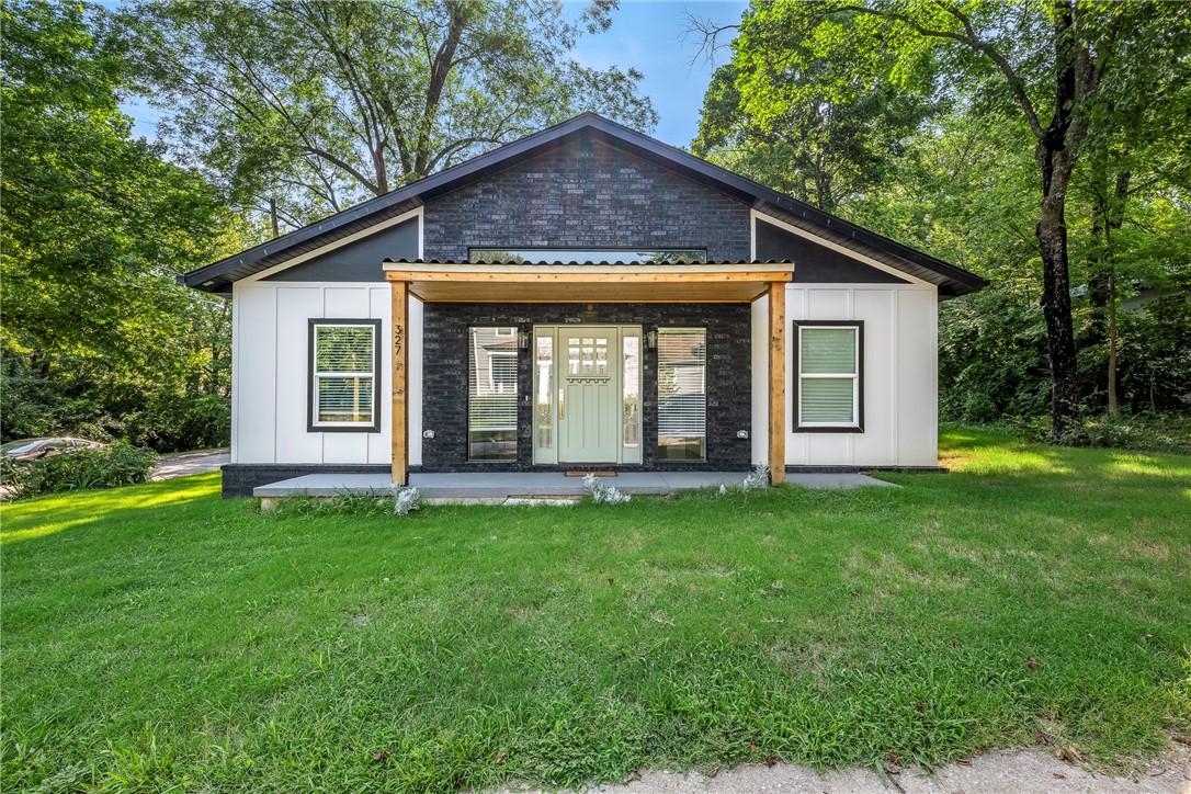 East Ave, Fayetteville, AR 72701