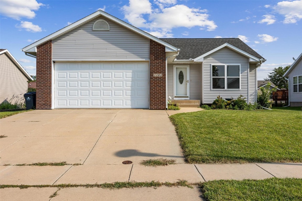 Tiara Dr, Cedar Rapids, IA 52402
