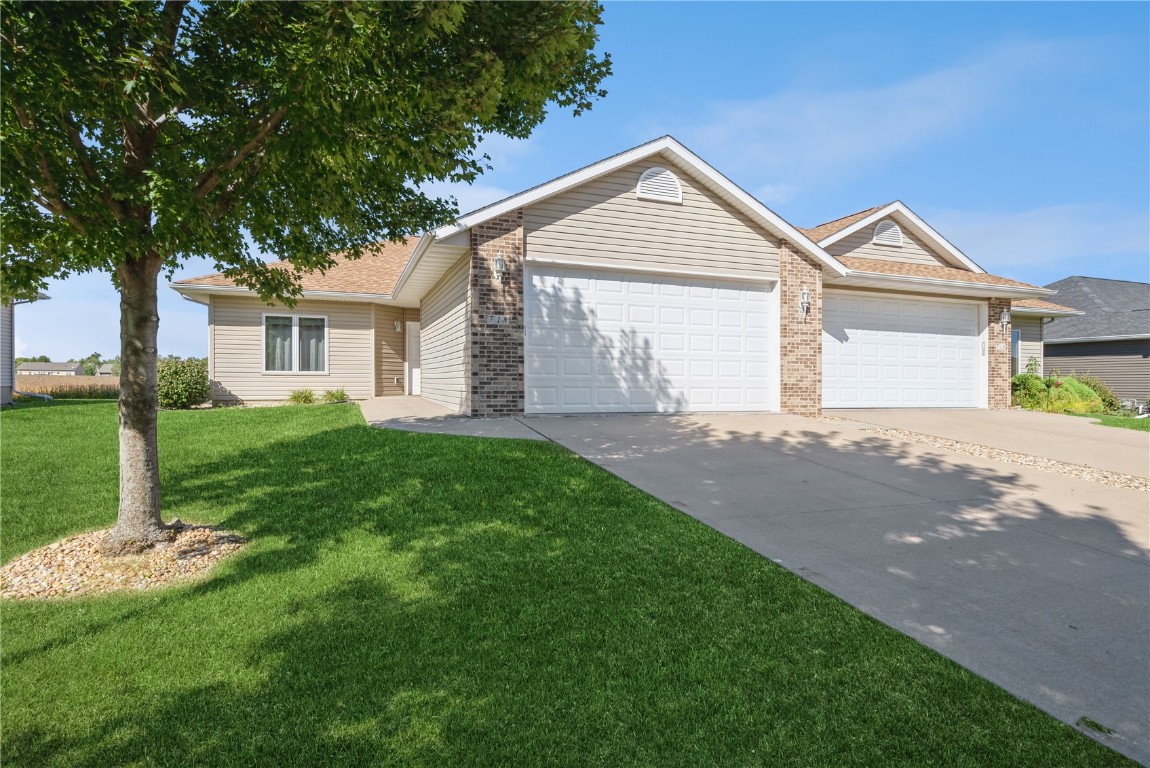 Dorchester Pl, Cedar Rapids, IA 52402