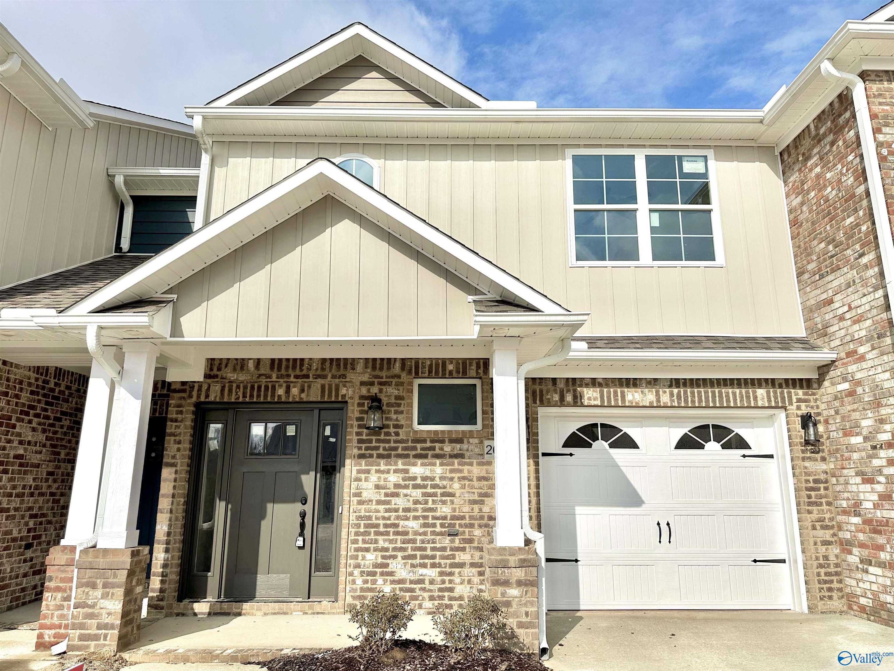 Breakers Cir, Athens, AL 35613