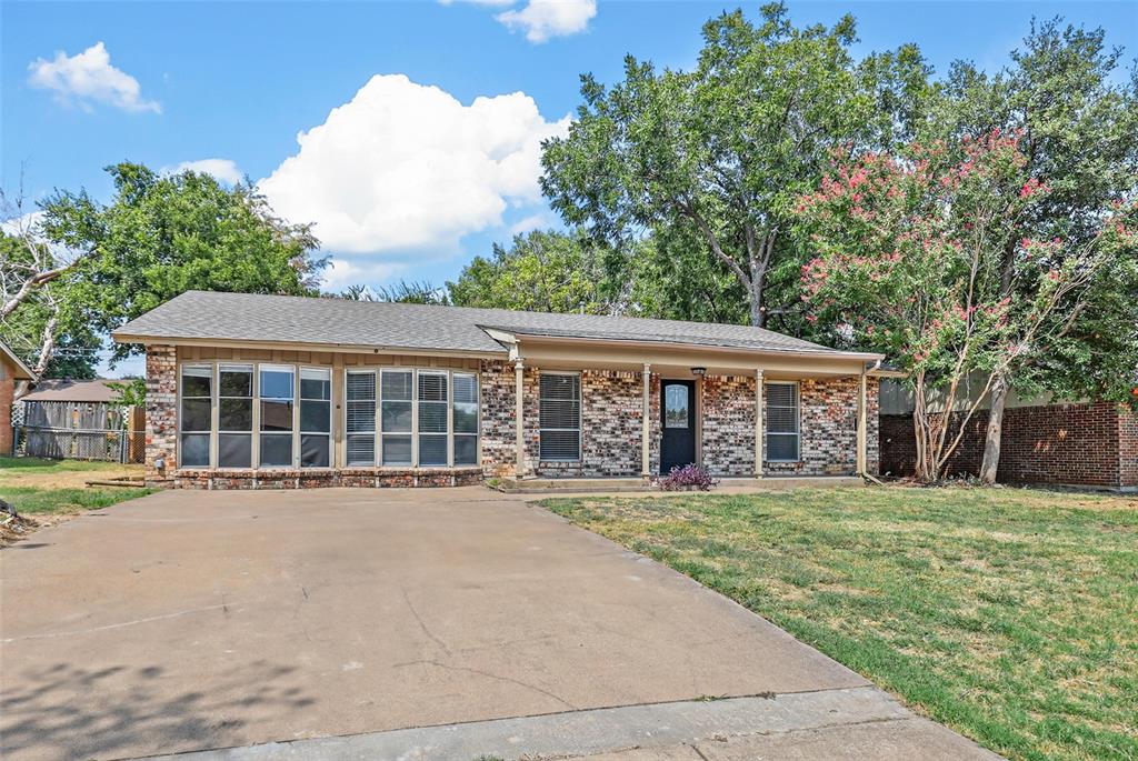 Limerick Ln, North Richland Hills, TX 76180