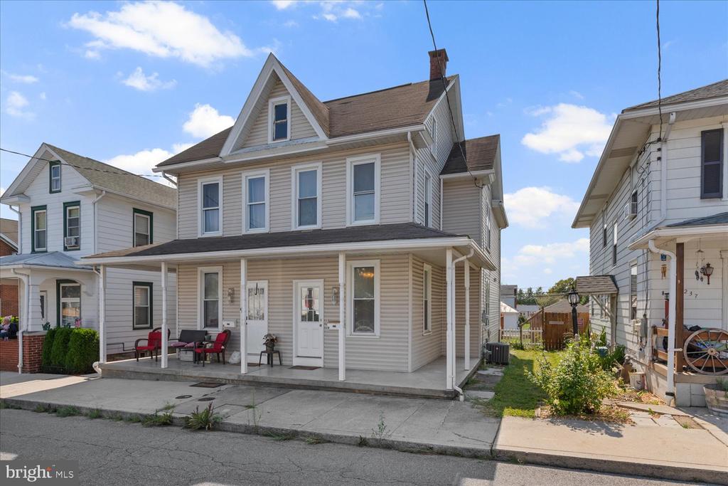 College St, Palmyra, PA 17078