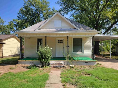 821 S C St, Wellington, KS, 67152-2216 | Card Image