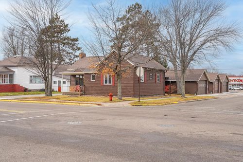 11 W Keenan St, Rhinelander, WI, 54501-3304 | Card Image