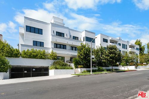 202-853 S Lucerne Boulevard, Los Angeles, CA, 90005 | Card Image