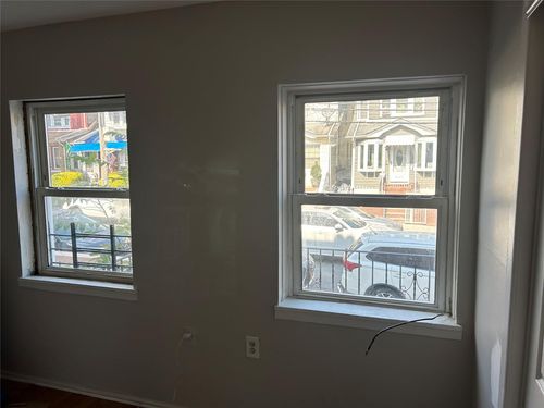 86 80th St, Woodhaven, NY, 11421-1109 | Card Image