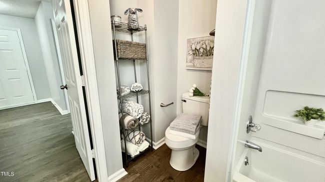19d guest bath | Image 29