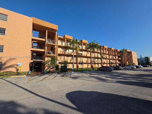 402-3050 E Sunrise Lakes Dr, Sunrise, FL, 33322-1775 | Card Image