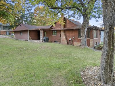 8071 Halfway Drive, House other with 3 bedrooms, 1 bathrooms and null parking in Brighton MI | Image 1