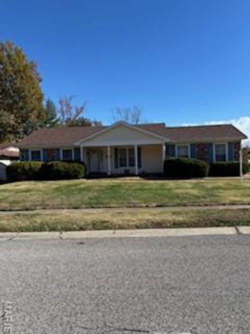 3490 Greenway Chase Dr, Florissant, MO, 63031-1111 | Card Image