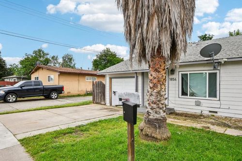 1852 Grand Avenue, Sacramento, CA, 95838 | Card Image