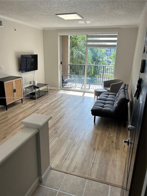 apt-2215-17150 N Bay Rd, Sunny Isles Beach, FL, 33160-3425 | Card Image