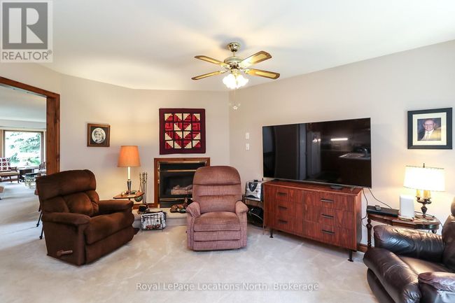 3 Kelley Cres, House other with 4 bedrooms, 3 bathrooms and 8 parking in Wasaga Beach ON | Image 9