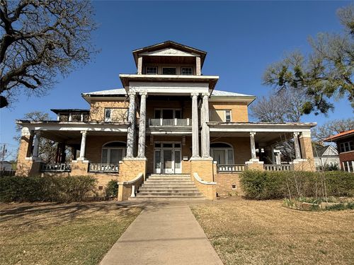 207 Nw 4th Ave, Mineral Wells, TX, 76067-4822 | Card Image
