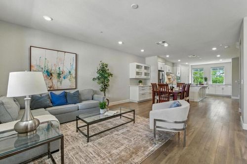 577 Hollow Falls Cmn, Fremont, CA, 94539-7872 | Card Image