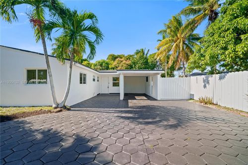 2902 Sw 67th Ter, Miramar, FL, 33023-4815 | Card Image