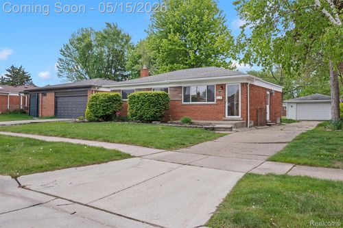13144 Stamford Ave, Warren, MI, 48089-4582 | Card Image